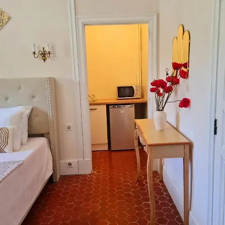 Chateau Du Rey Hotel *